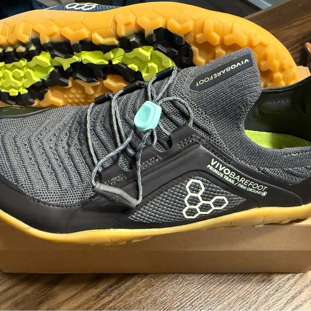 Vivo Barefoot Black and Tan Men's Shoes - Picture 6 of 12